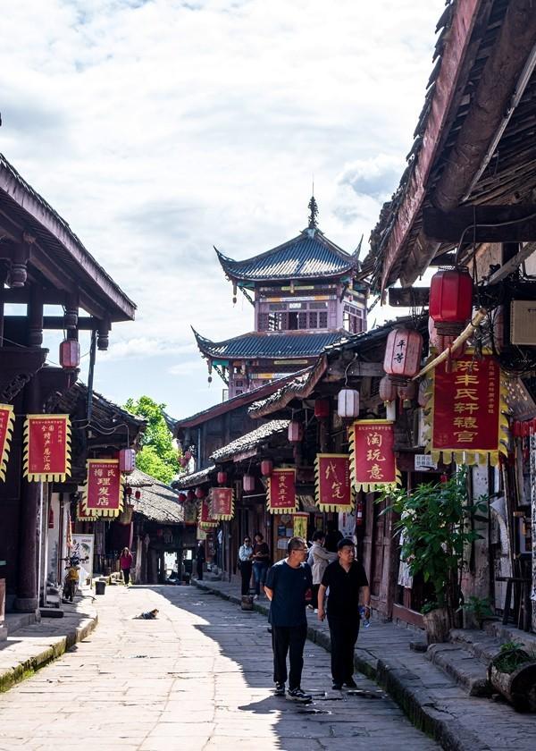 手机相册的图片突然看不到了。非要到文件管理夹才看到游戏画面